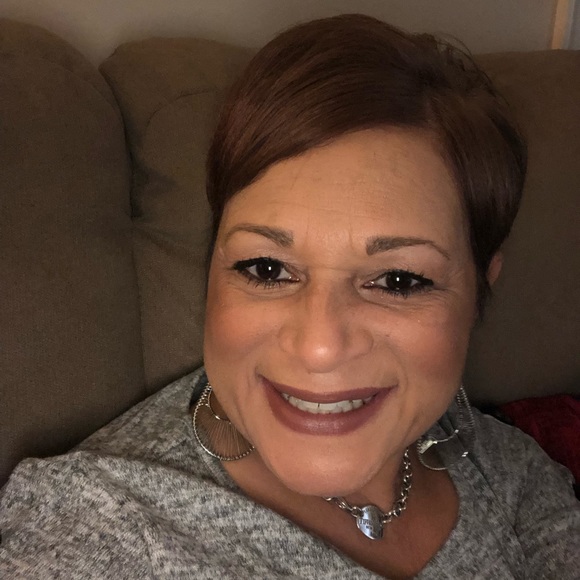 Meet your Posher, Lisa - Picture 1 of 1
